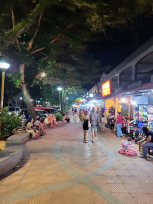 Ao Nang Beach boulevard